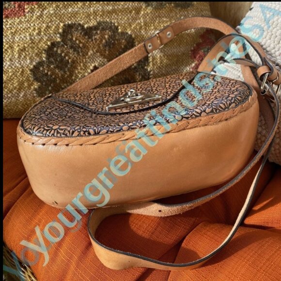 Vintage Mexican Tooled Leather Crossbody Bag - Picture 4 of 9